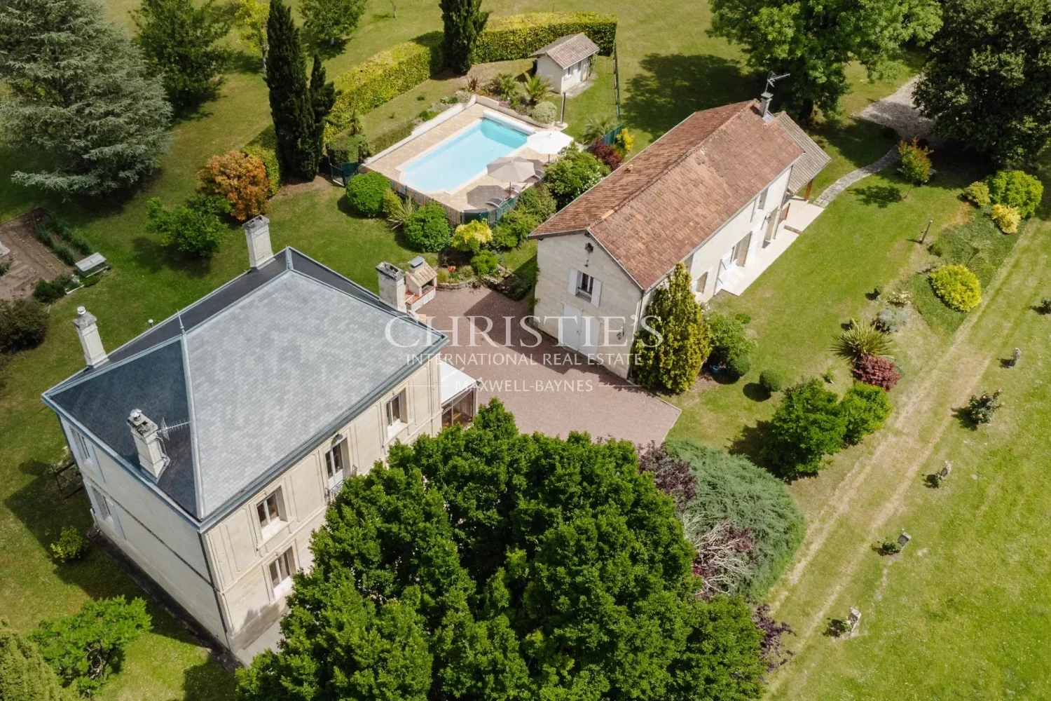 Gîte de 241 m² à Saint-Laurent-d'Arce (33)