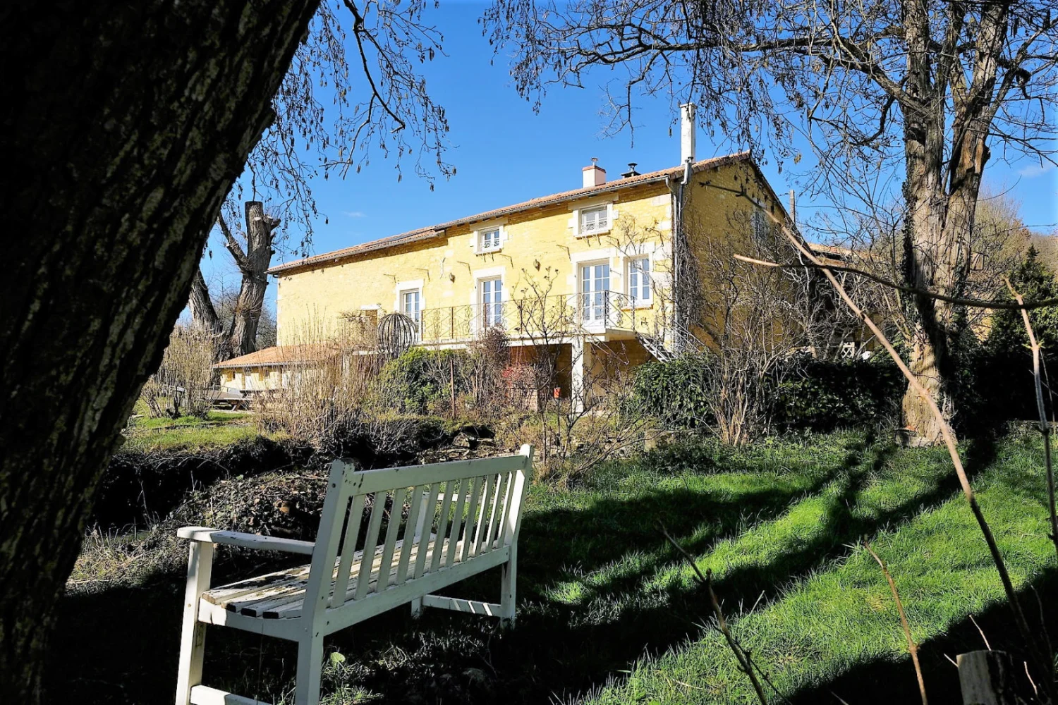 Gîte de 153 m² à Champagne-Mouton (16)