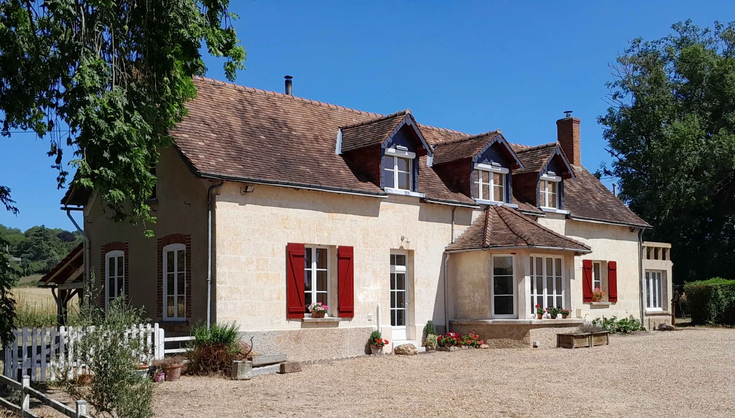 Ensemble de gîtes de 644 m² à Lhomme (72)