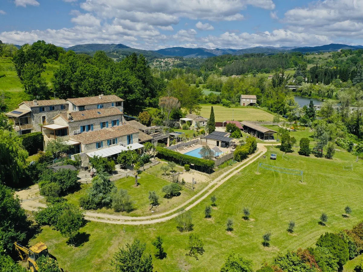 Ensemble de gîtes de 639 m² à Joyeuse (07)