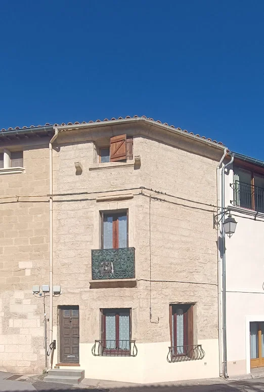 Gîte de 87 m² à Loupian (34)