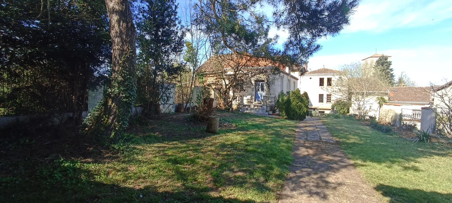 Gîte de 359 m² à Confolens (16)