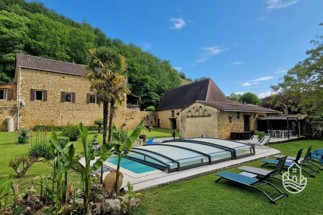 Ensemble périgourdin en pierre avec gîte et piscine – Saint-Cyprien