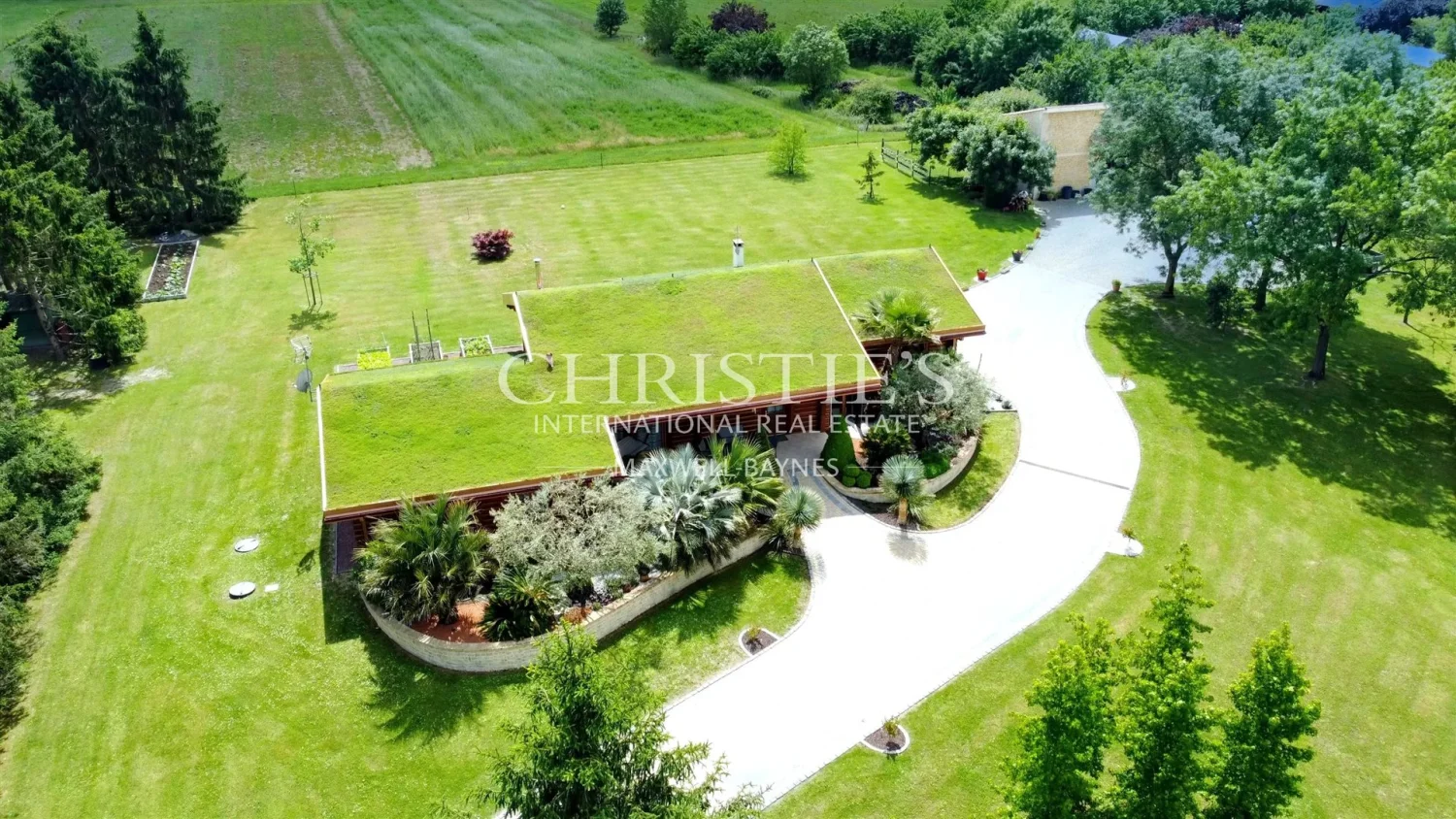 Ensemble de gîtes de 618 m² à Blaye (33)