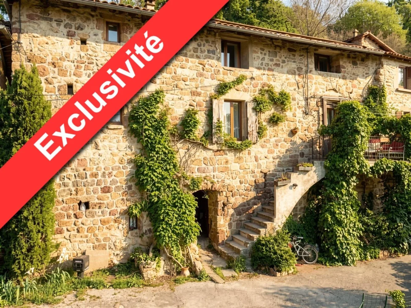Ensemble de gîtes de 232 m² à Vals-les-Bains (07)