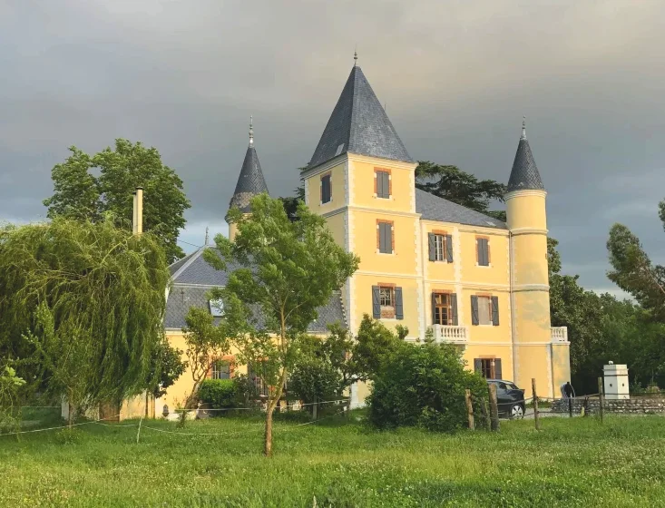 Château de 750 m² à Bois-de-la-Pierre (31)