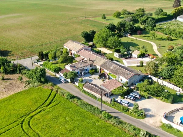 Ensemble de gîtes de 179 m² à Messé (79)
