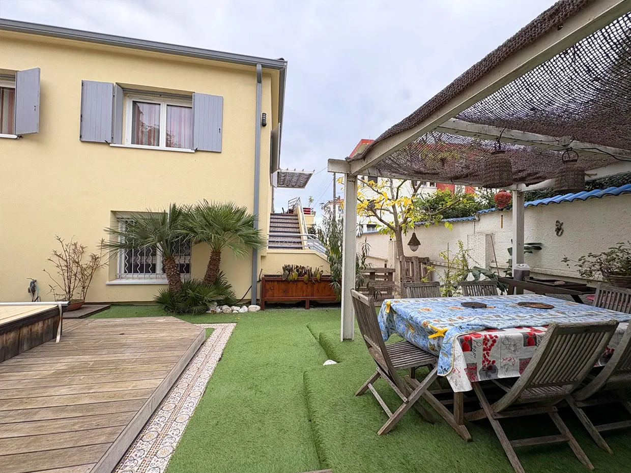 Gîte de 210 m² à Béziers (34)