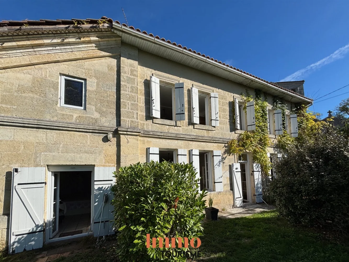 Ensemble de gîtes de 186 m² à Coutras (33)