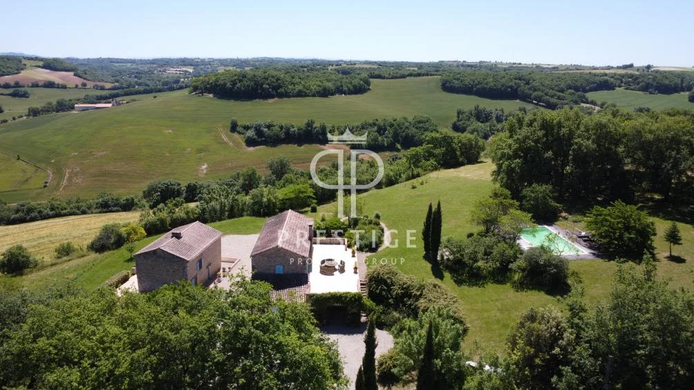 Gîte de 325 m² à Cordes-sur-Ciel (81)