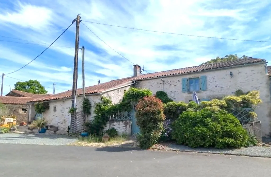 Gîte de 200 m² à Vouvant (85)
