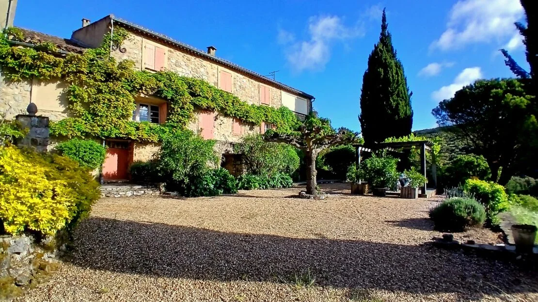Gîte de 300 m² à Saint-Chinian (34)
