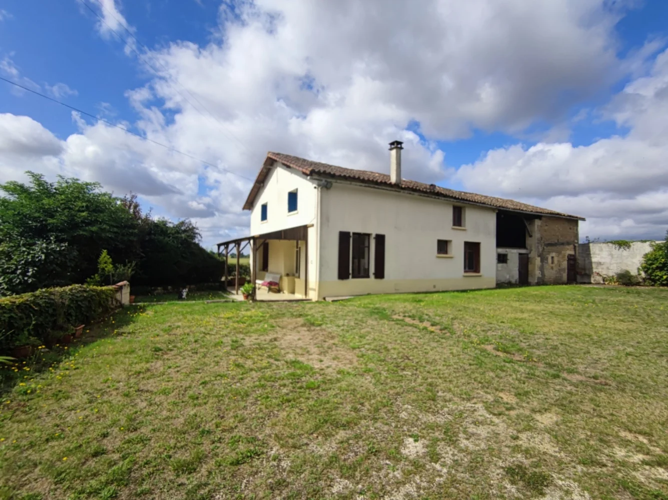 Gîte de 157 m² à Chef-Boutonne (79)