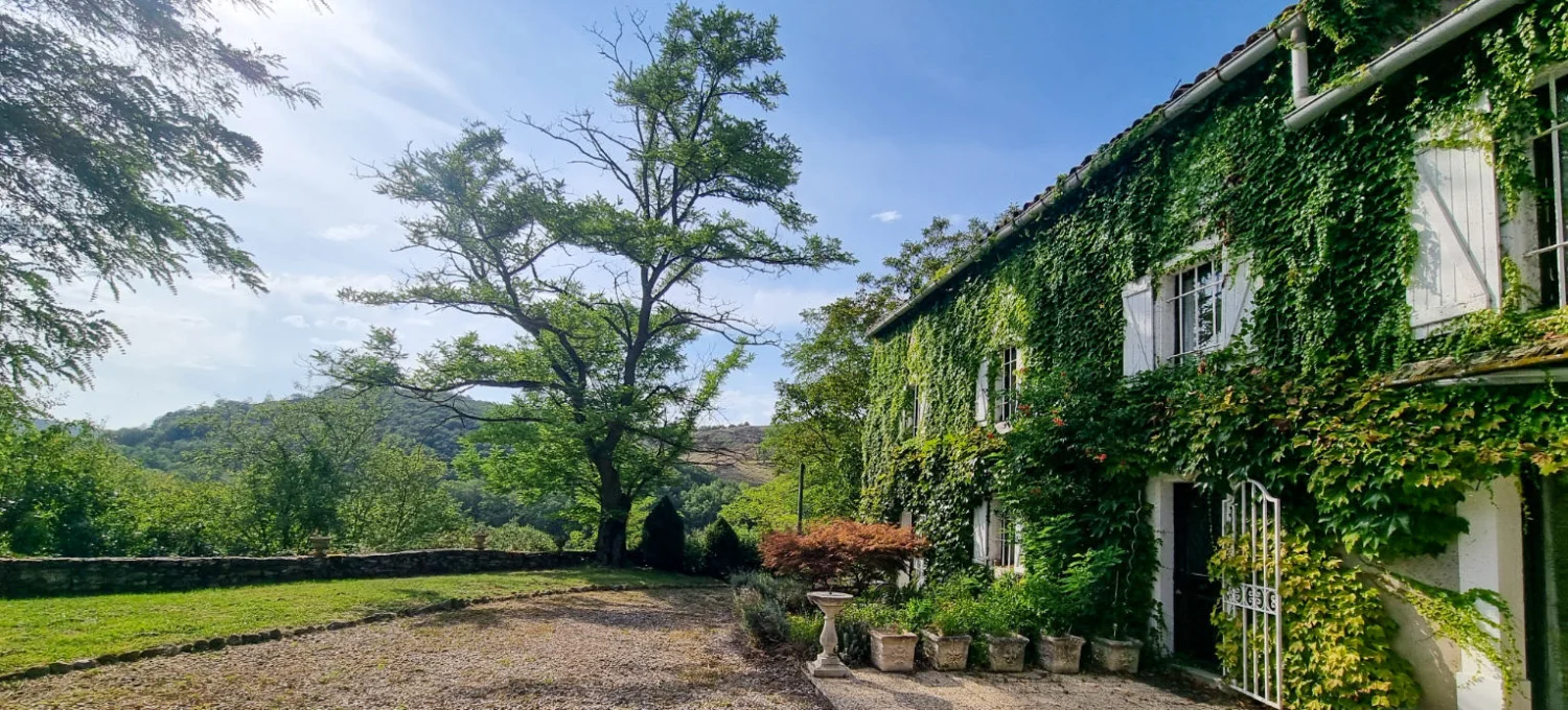Propriété de 317 m² à Peyrefitte-du-Razès (11)