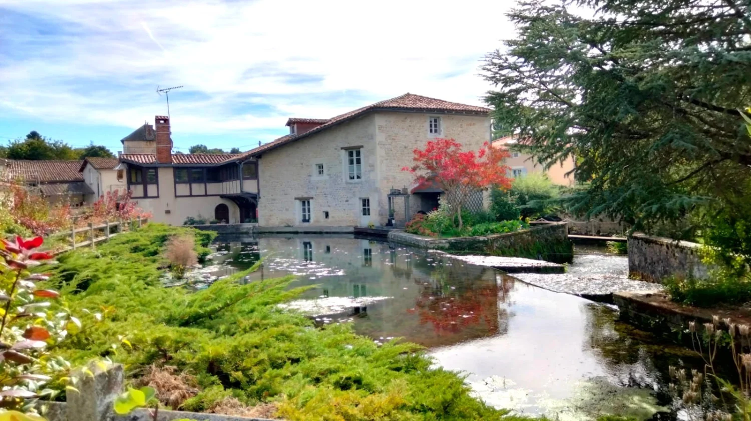 Gîte de 320 m² à Lizant (86)