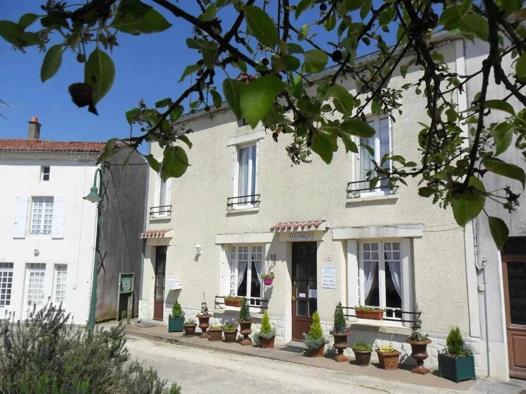 Maison de bourg avec annexe – L'Absie