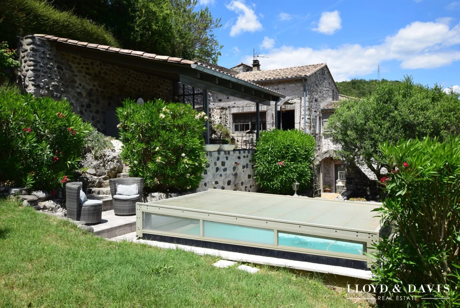 Maison de caractère avec gîte et chambre d'hôtes à Chomérac (Ardèche)