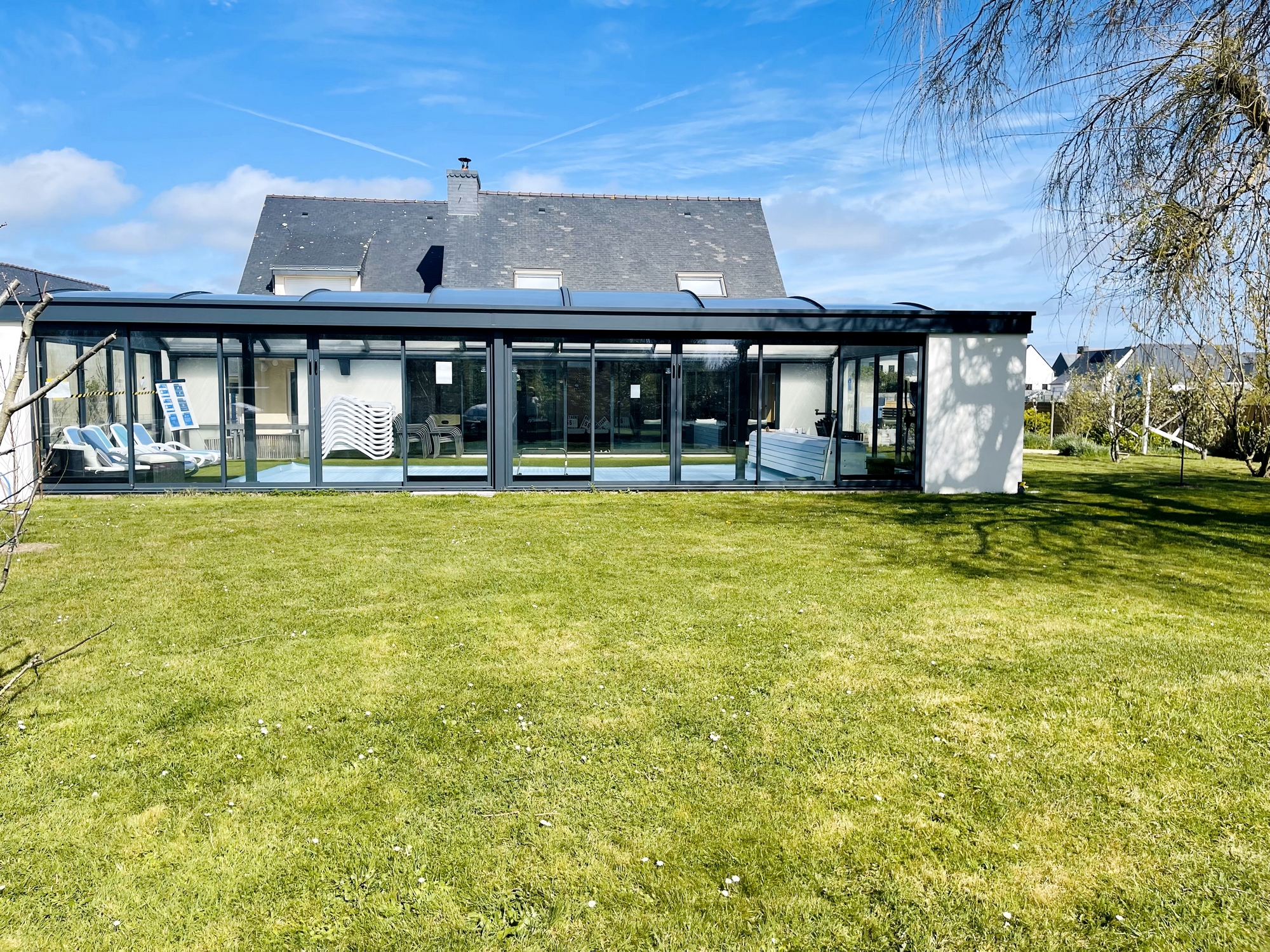 A VENDRE GITES AVEC PISCINE BORD DE MER EN BRETAGNE