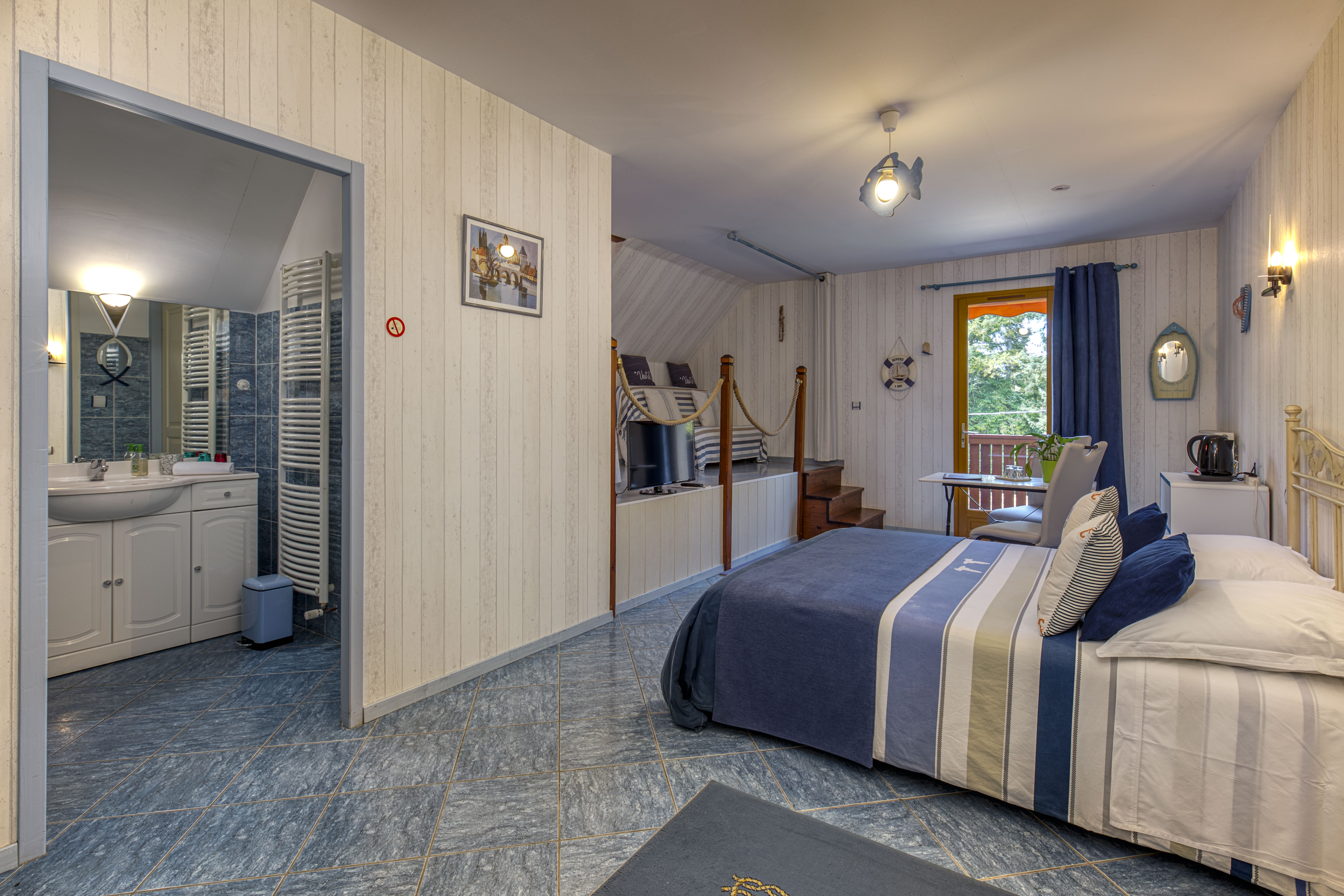 PROPRIÉTÉ DE 420 m² – CHAMBRES D’HÔTES EN ACTIVITÉ – 1,6 HA – ISÈRE